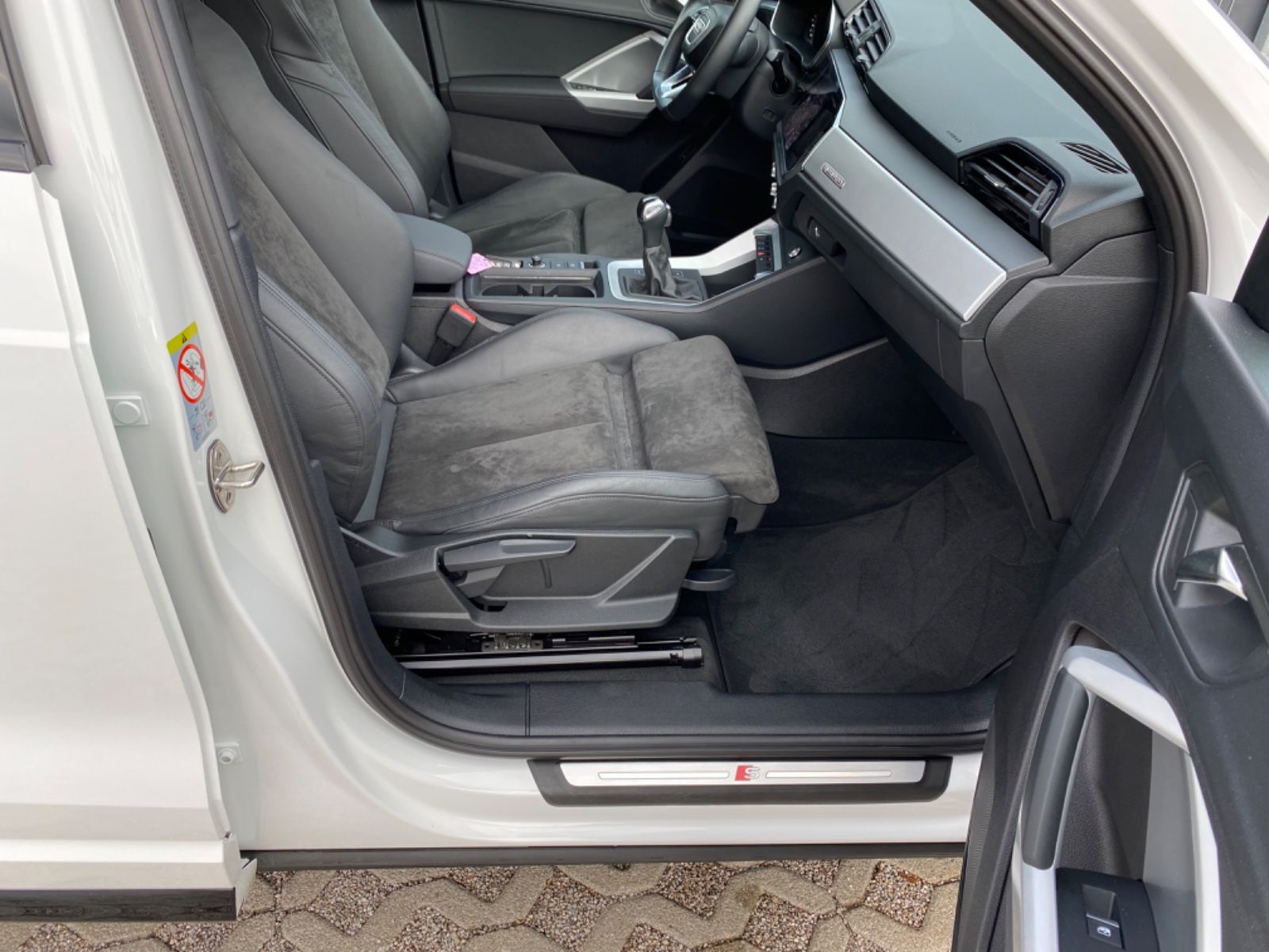Audi Q3 35 TDI quattro S tronic S line - Samsaru's Car Outlet