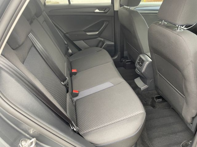 Volkswagen T-Roc Style United 1.0 TSI - Samsaru's Car Outlet