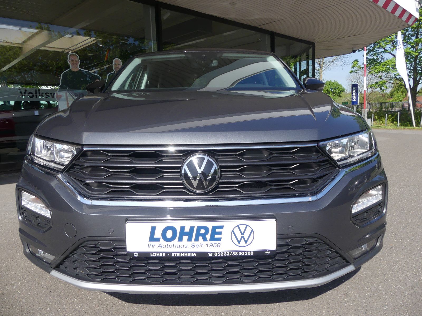 Volkswagen T-Roc 1.5 TSI Active - Samsaru's Car Outlet