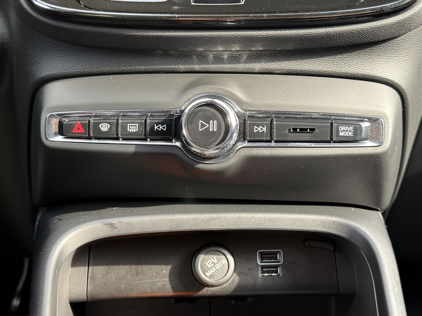 Volvo XC40 R Design Expression Recharge Plug-In Hybrid