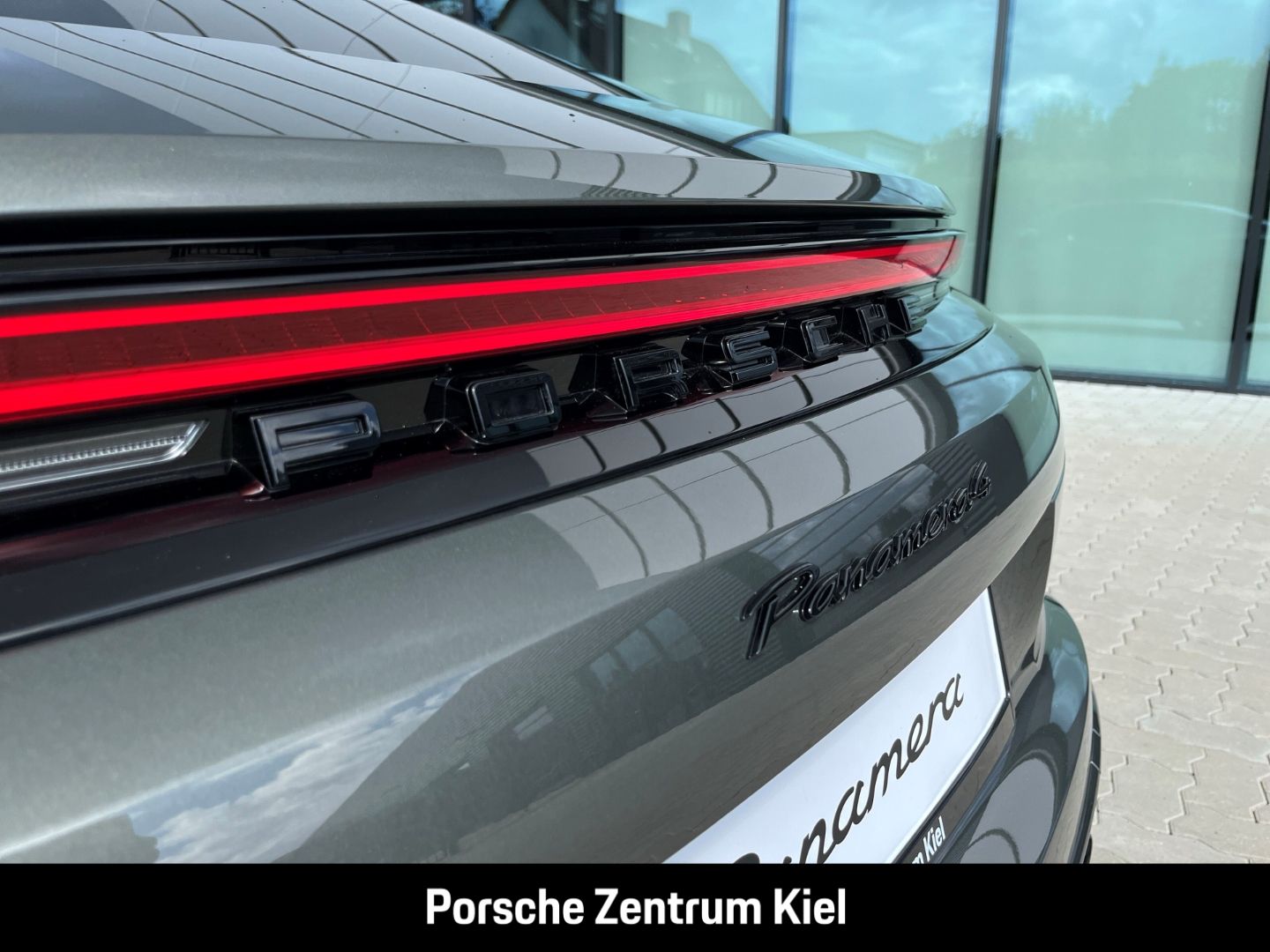 Porsche Panamera 4 E-Hybrid HA-Lenkung InnoDrive HUD