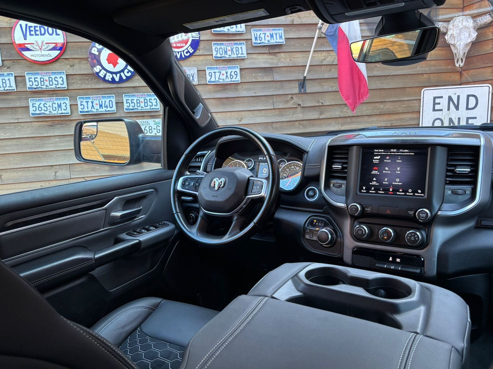 Dodge RAM 1500 5,7L BigHorn Crew Cab LED AHK 4x4