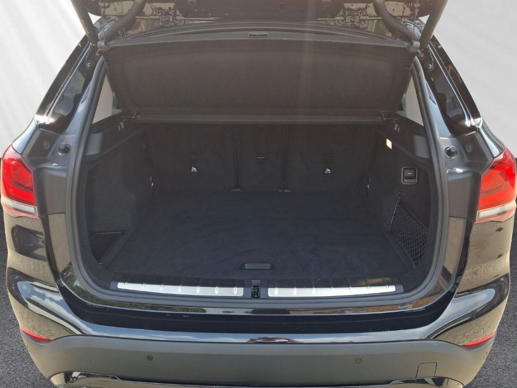 BMW X1 18dA Sport Line - Samsaru's Car Outlet