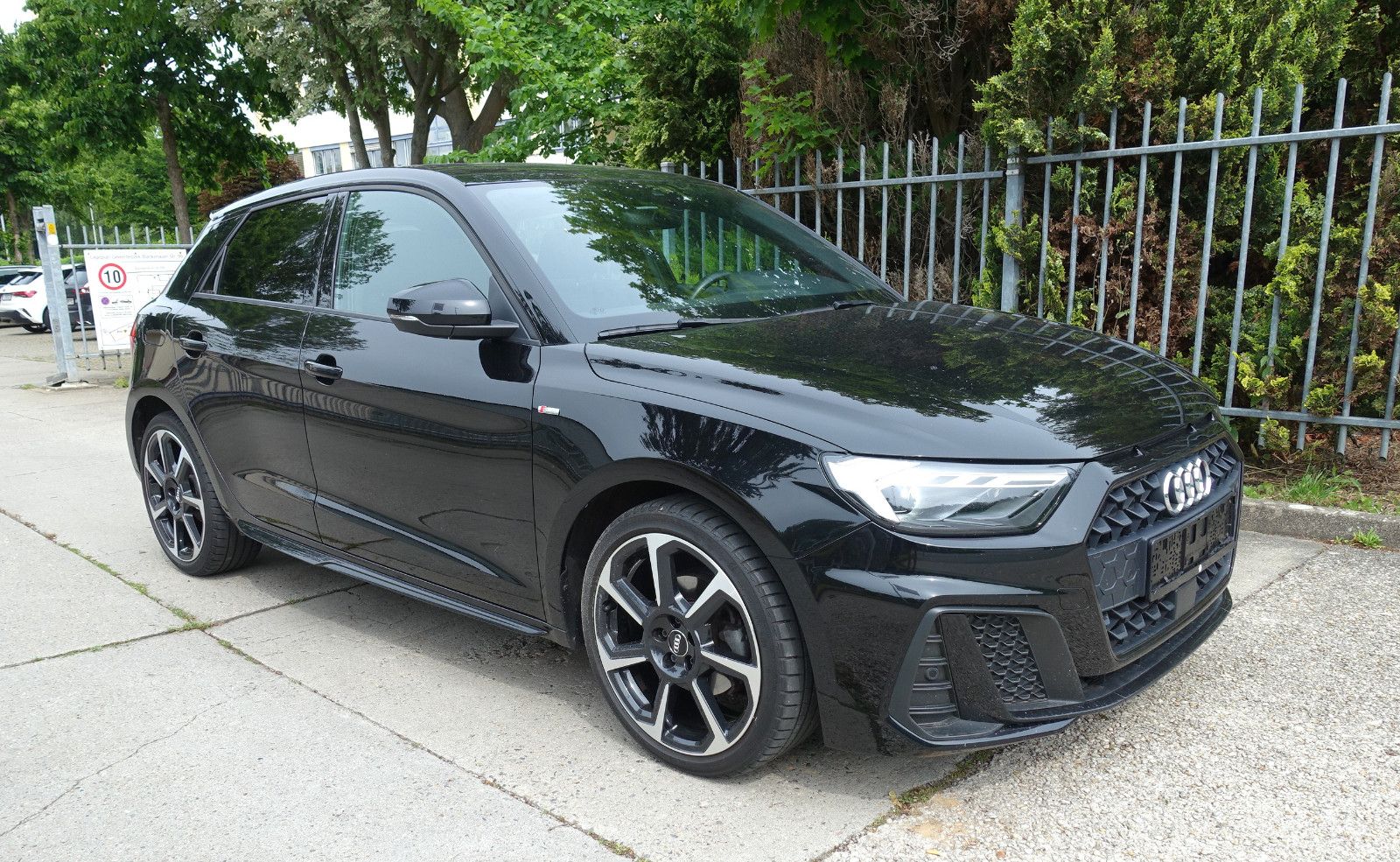 Audi A1 30 TFSI S line Sportback - Samsaru's Car Outlet