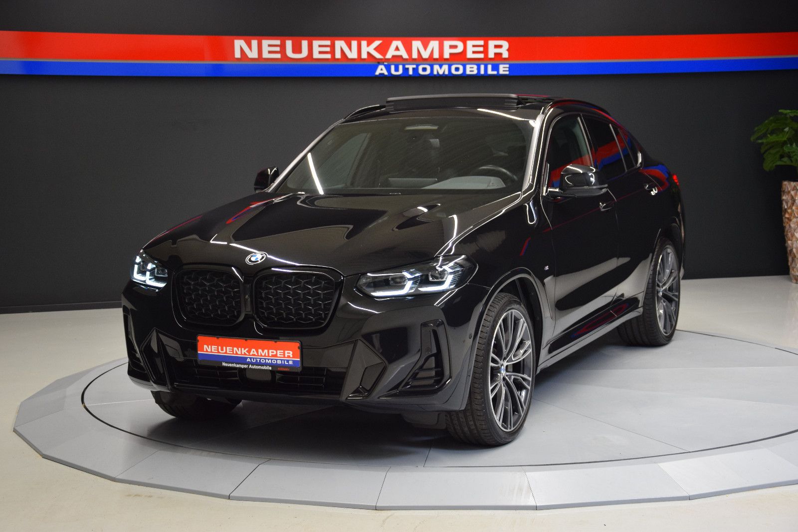 BMW X4 xDrive 30 d M Sport ACC Pano Leder AHK STHZ