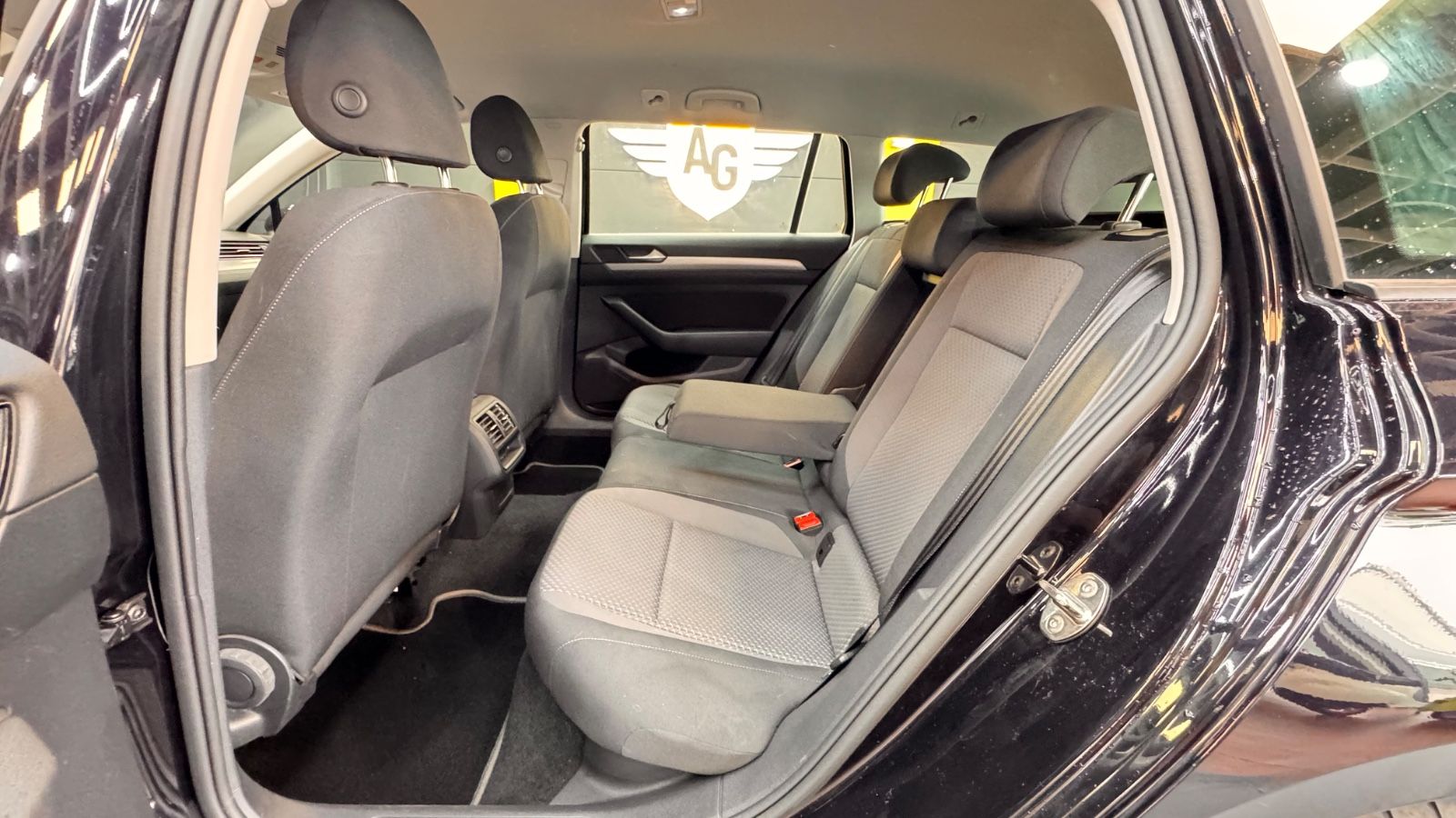 Volkswagen Passat Variant - Samsaru's Car Outlet