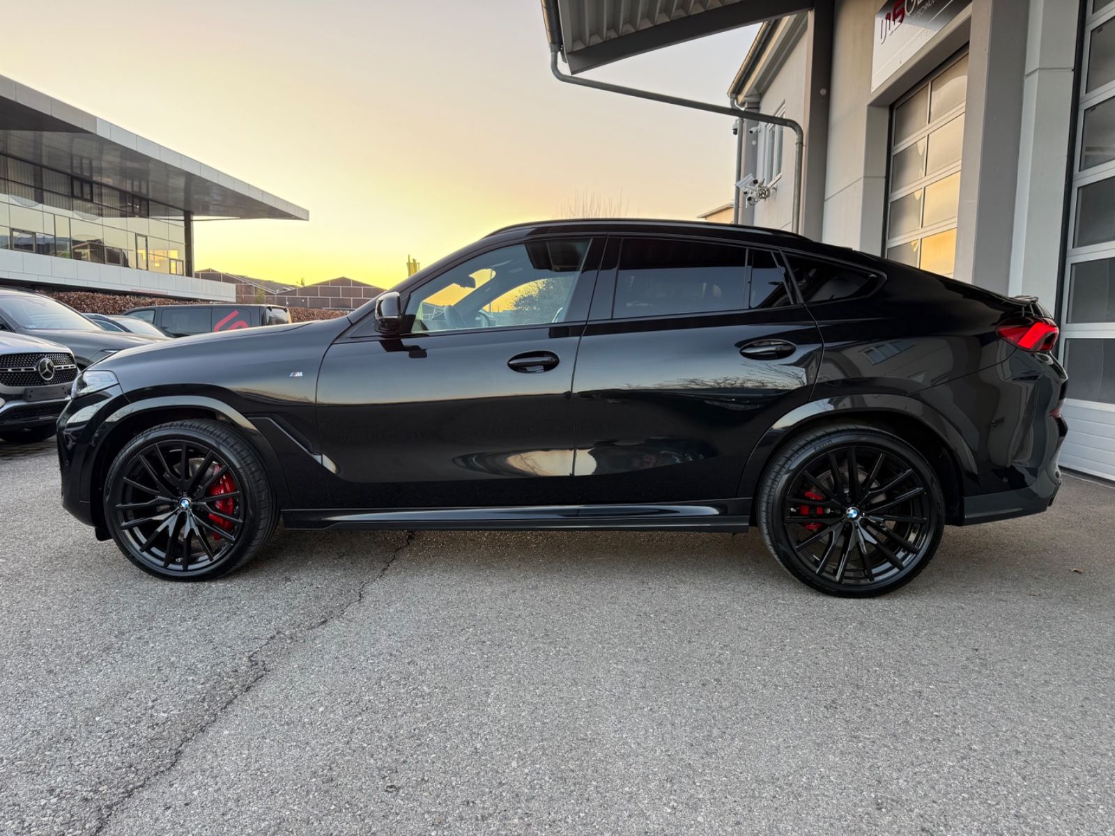 BMW X6 40 i xDrive M Sport - Samsaru's Car Outlet