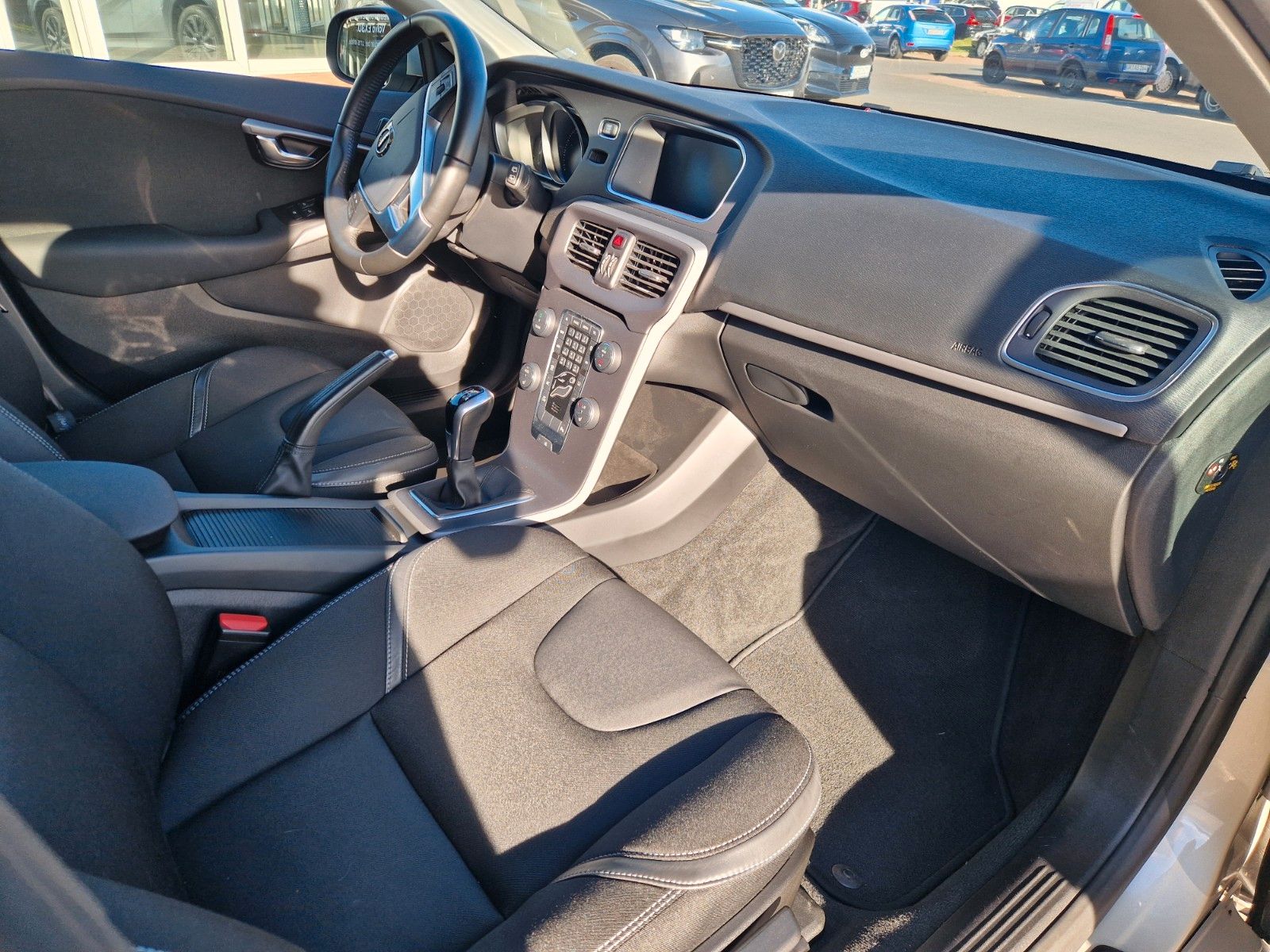 Volvo V40 T2 Momentum