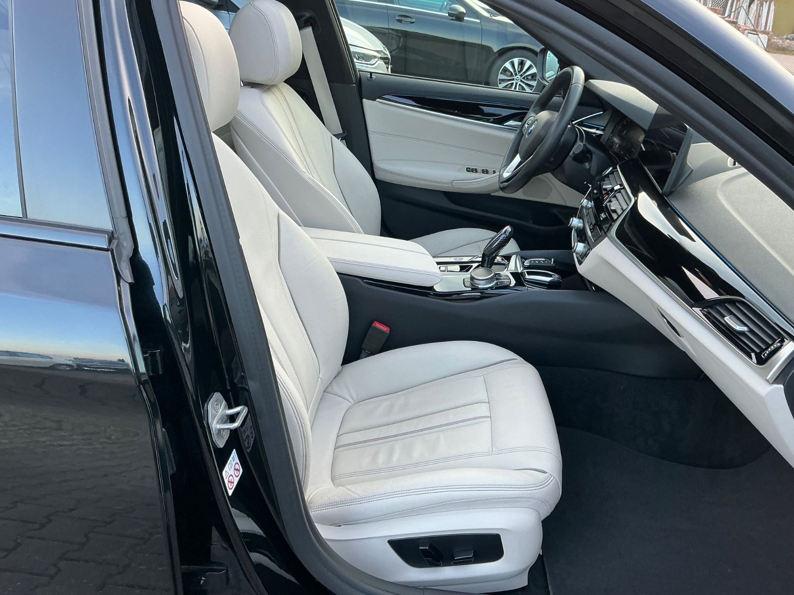 BMW 530 e xDrive M Sport S Dach, Display Key LDG