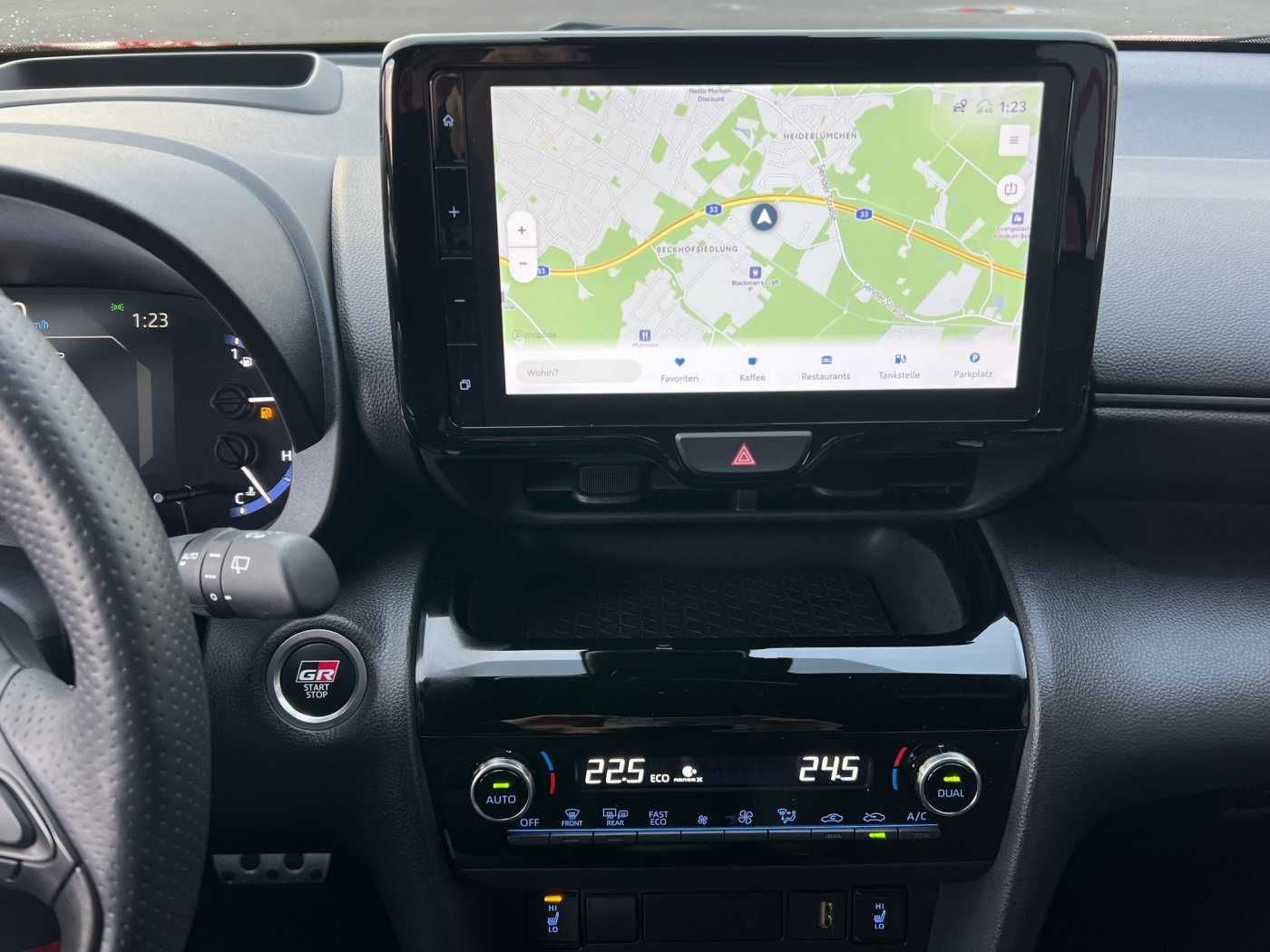 Toyota Yaris Cross 1.5 GR Sport Hybrid -  LED, Navi, el