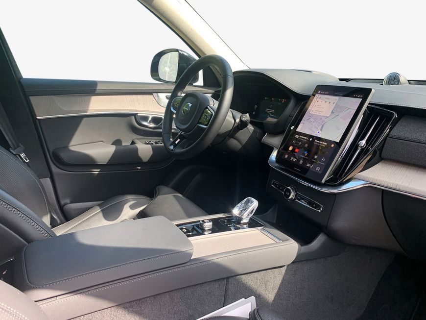 Volvo XC90 T8 AWD Plug-in Hybrid Ultra Dark