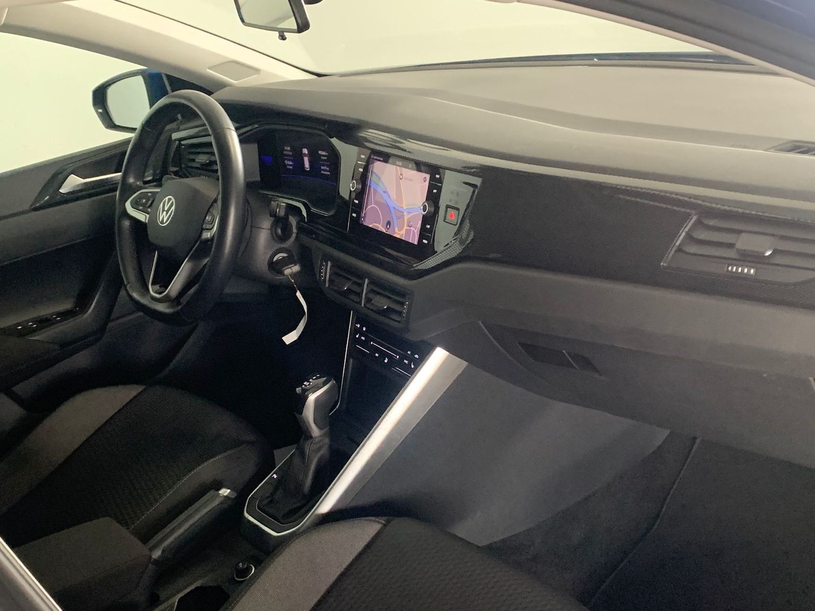 Volkswagen Polo VI 1.0 TSI DSG LIFE - Samsaru's Car Outlet