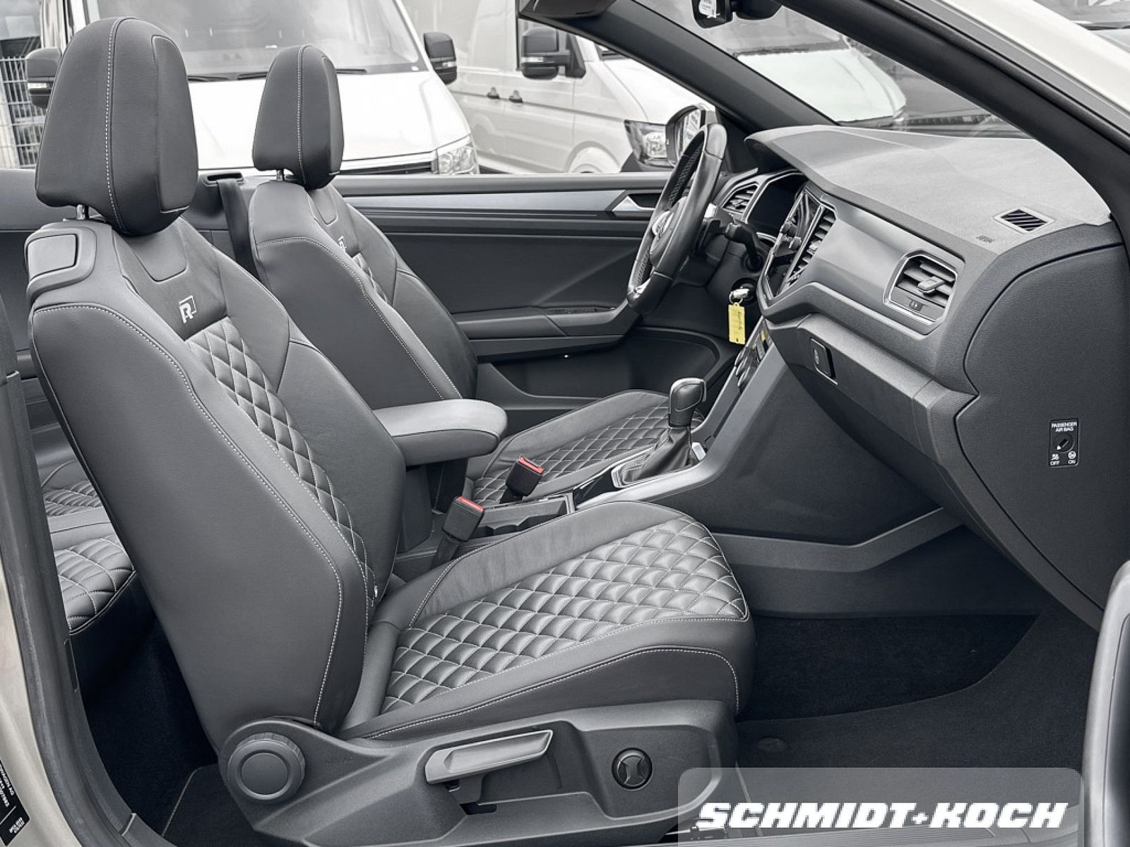Volkswagen T-Roc 1.5 TSI R-Line - Samsaru's Car Outlet