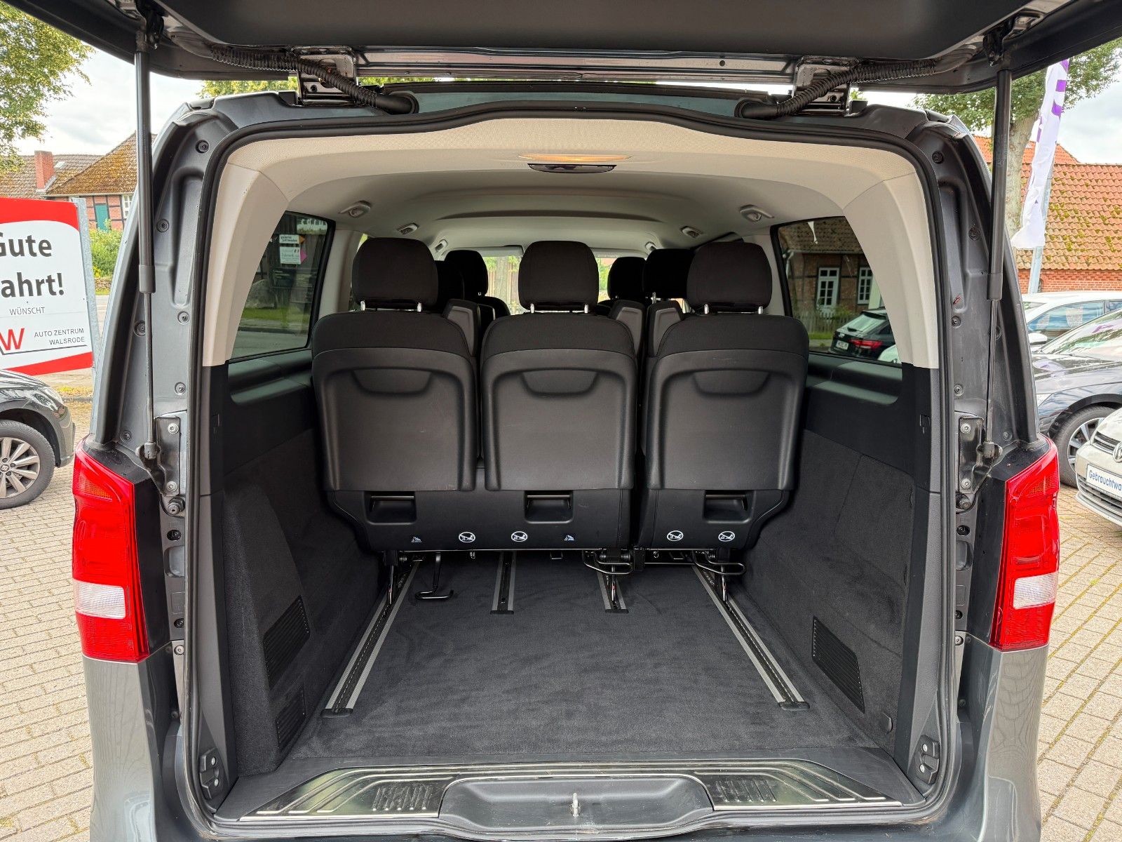 Mercedes-Benz V250 d - Samsaru's Car Outlet
