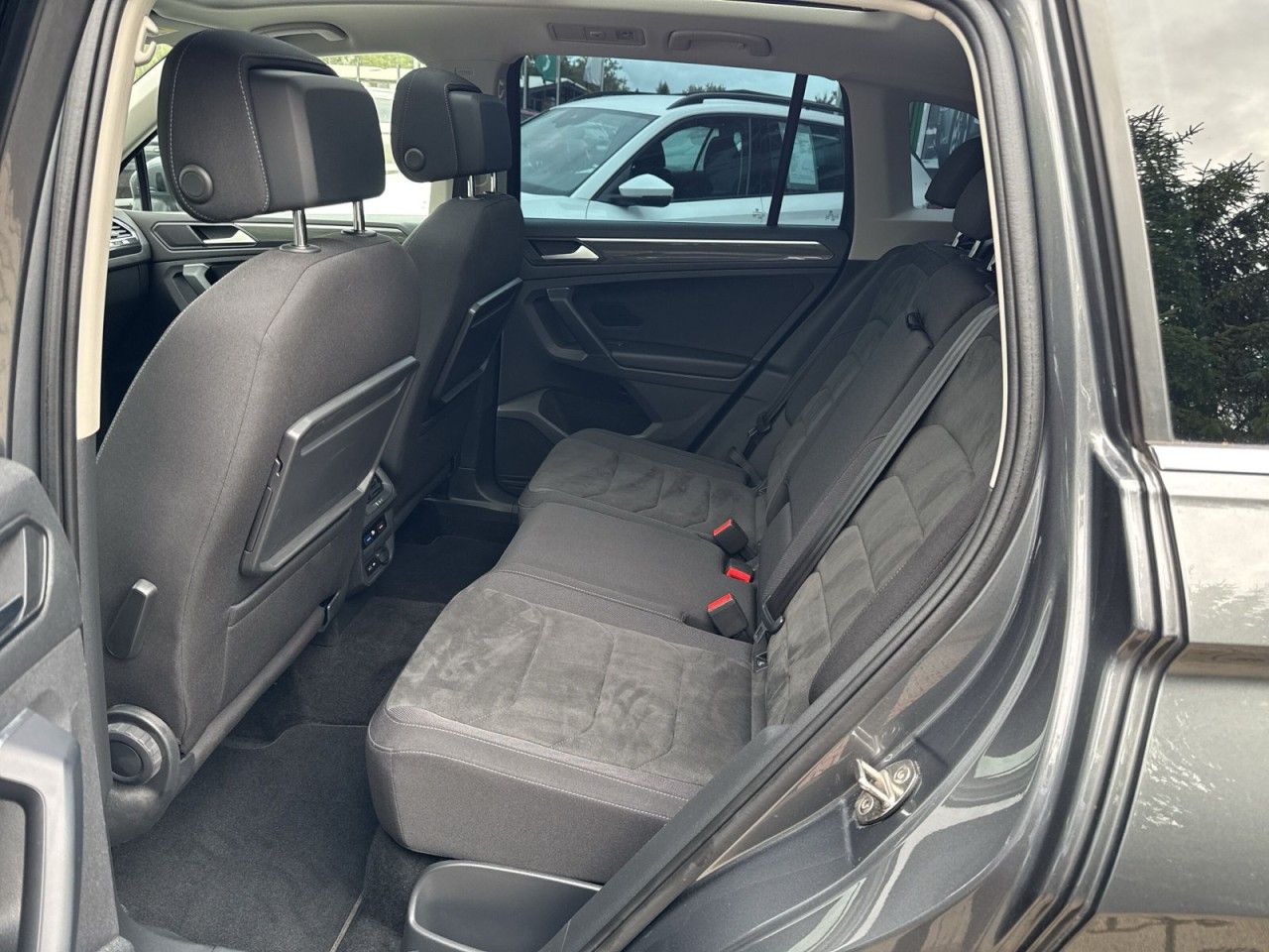 Volkswagen Tiguan Highline 2.0TDI - Samsaru's Car Outlet