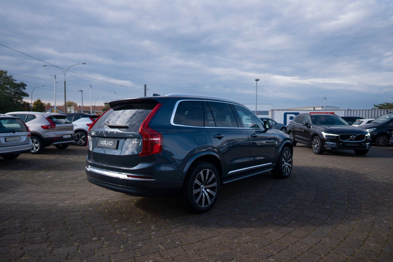 Volvo XC90 B5 Diesel Plus AWD Pano AHK Standhz. BLIS