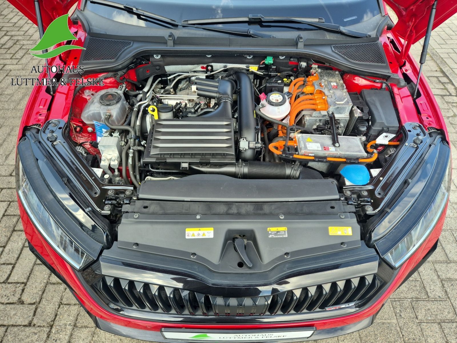 Skoda Octavia Combi RS 1.4 TSI DSG - Samsaru's Car Outlet