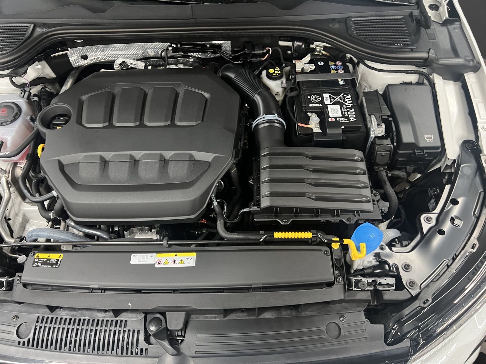 Volkswagen Golf VIII Variant 2.0 TSI 4M R-Line AHK Pano LM