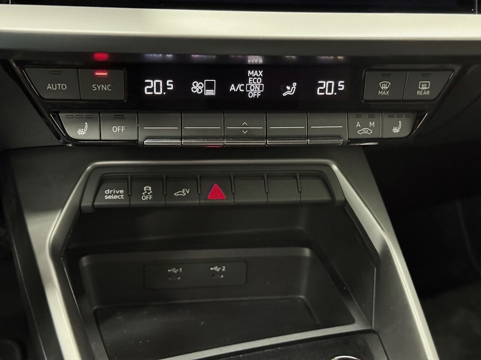 Audi A3 Sportback 45 TFSIe S LINE LM17 TEMPOMAT STAND