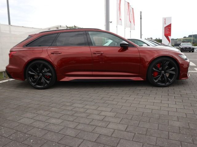 Audi RS 6 Avant RS-SPORTAGA*STANDHZG*PANO*360°*280KMH