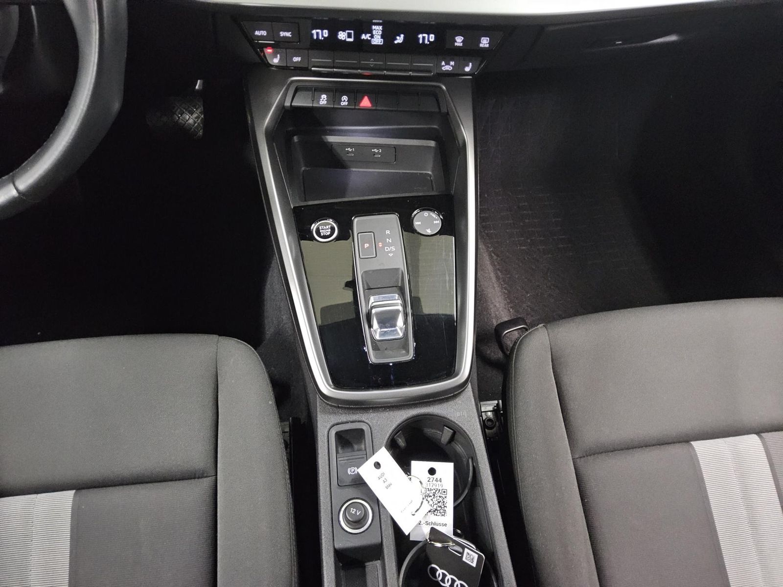 Audi A3 Lim. 30 TFSI advanced Navi LED vc Sound RFK