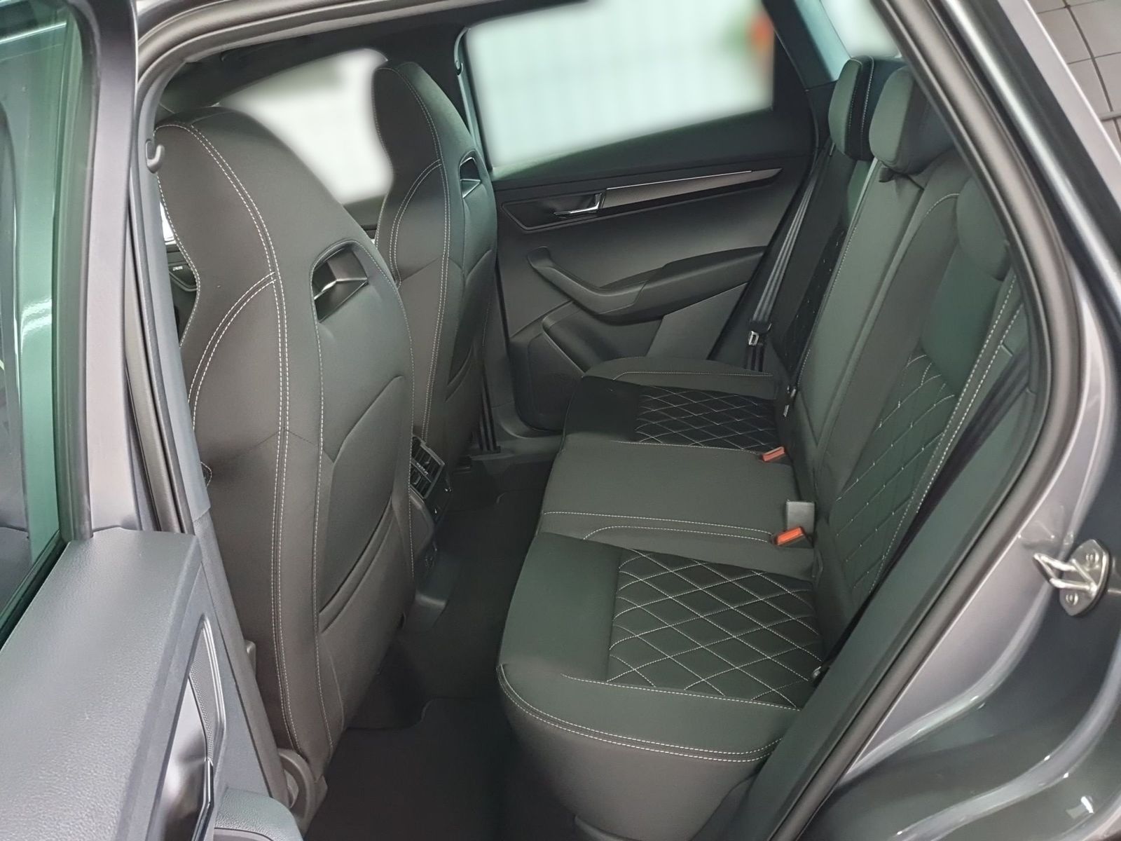 Skoda KAROQ 2.0 TSI 4x4 DSG Sportline Panodach AHK