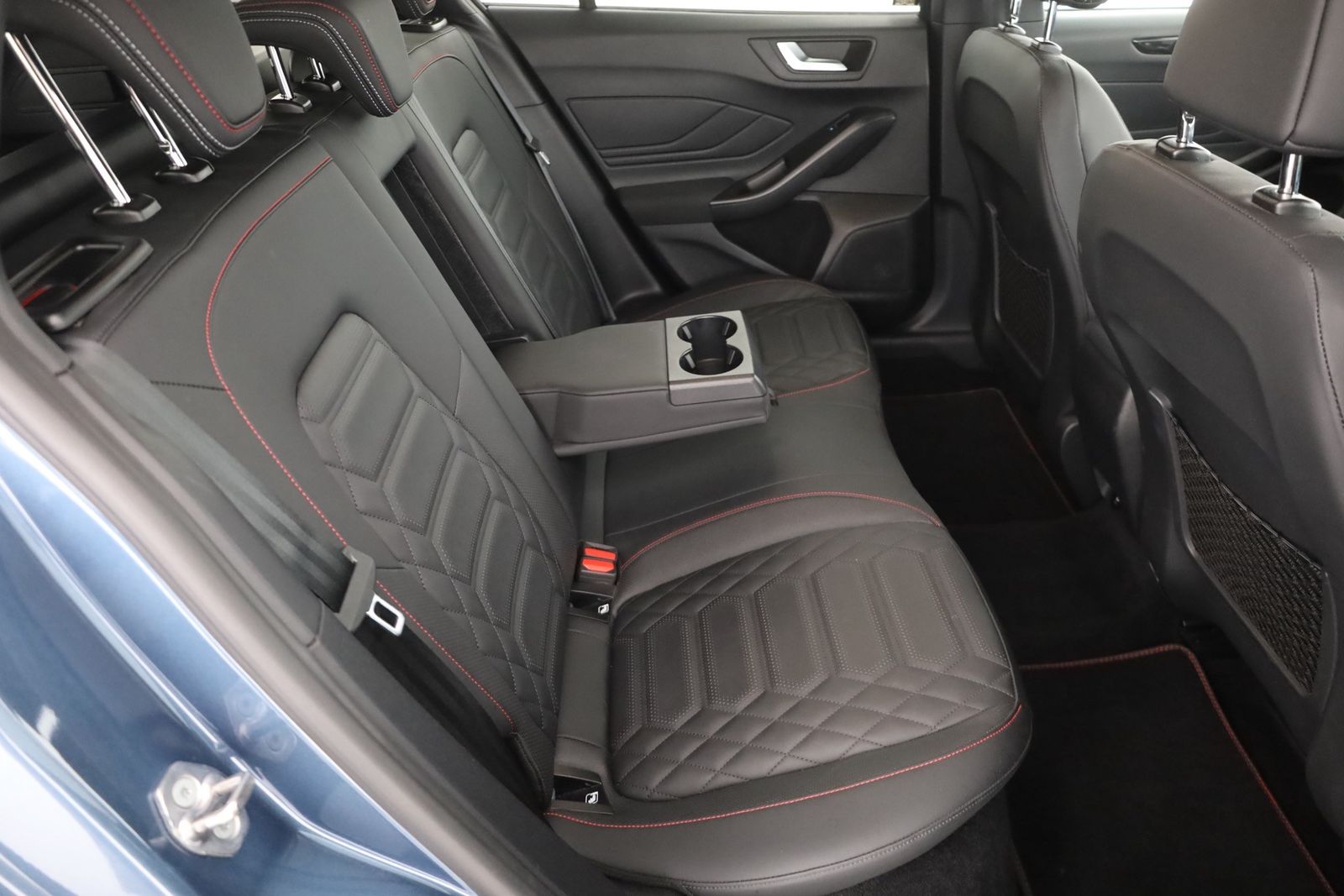Ford Focus Turnier 1.0 EB ST-Line X LED Navi ACC AHK