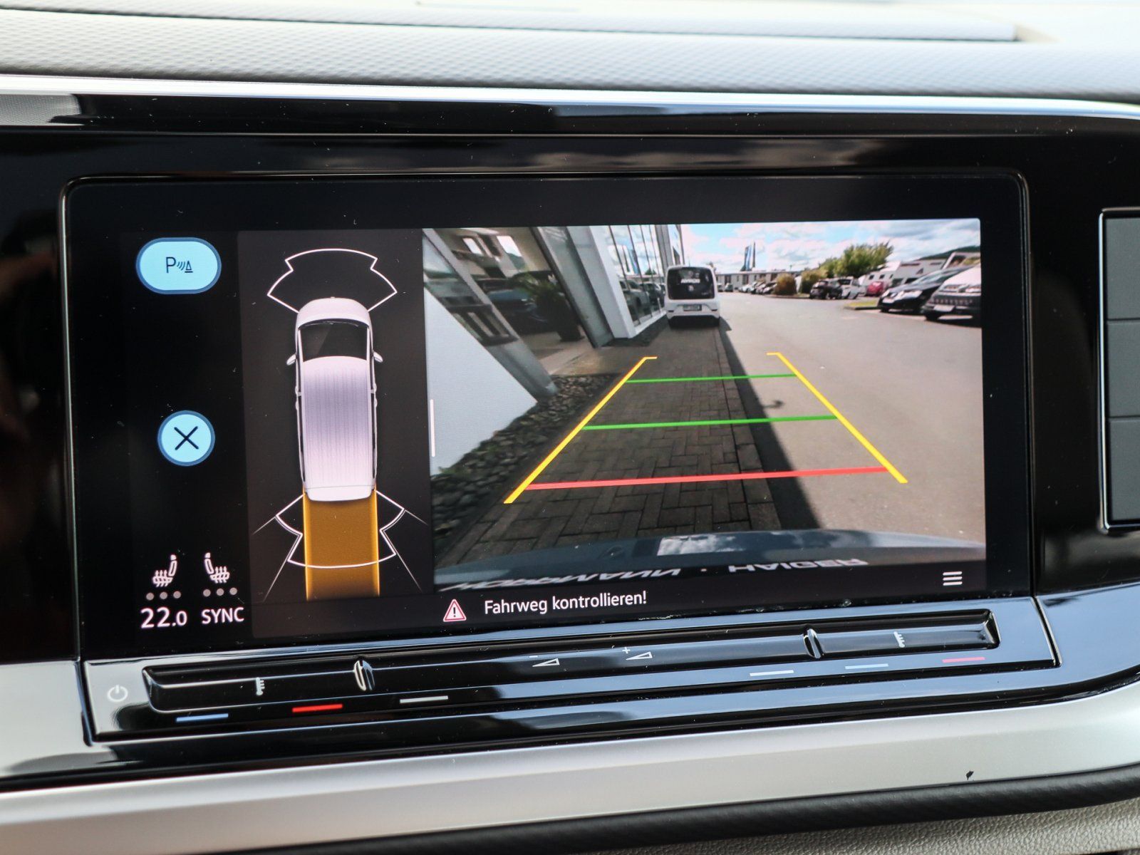 Volkswagen T7 Multivan 1.5 TSI DSG Life - Samsaru's Car Outlet