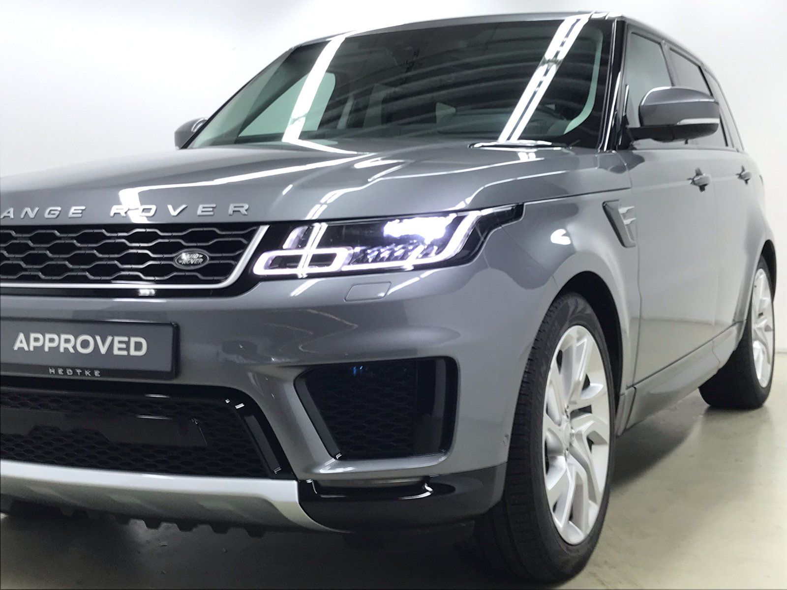 Range Rover Sport D250 HSE - Samsaru's Car Outlet