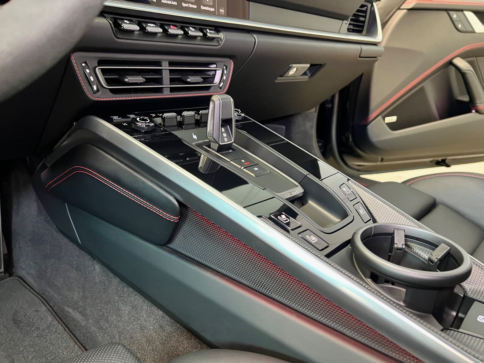 Porsche 992 Carrera S - Samsaru's Car Outlet