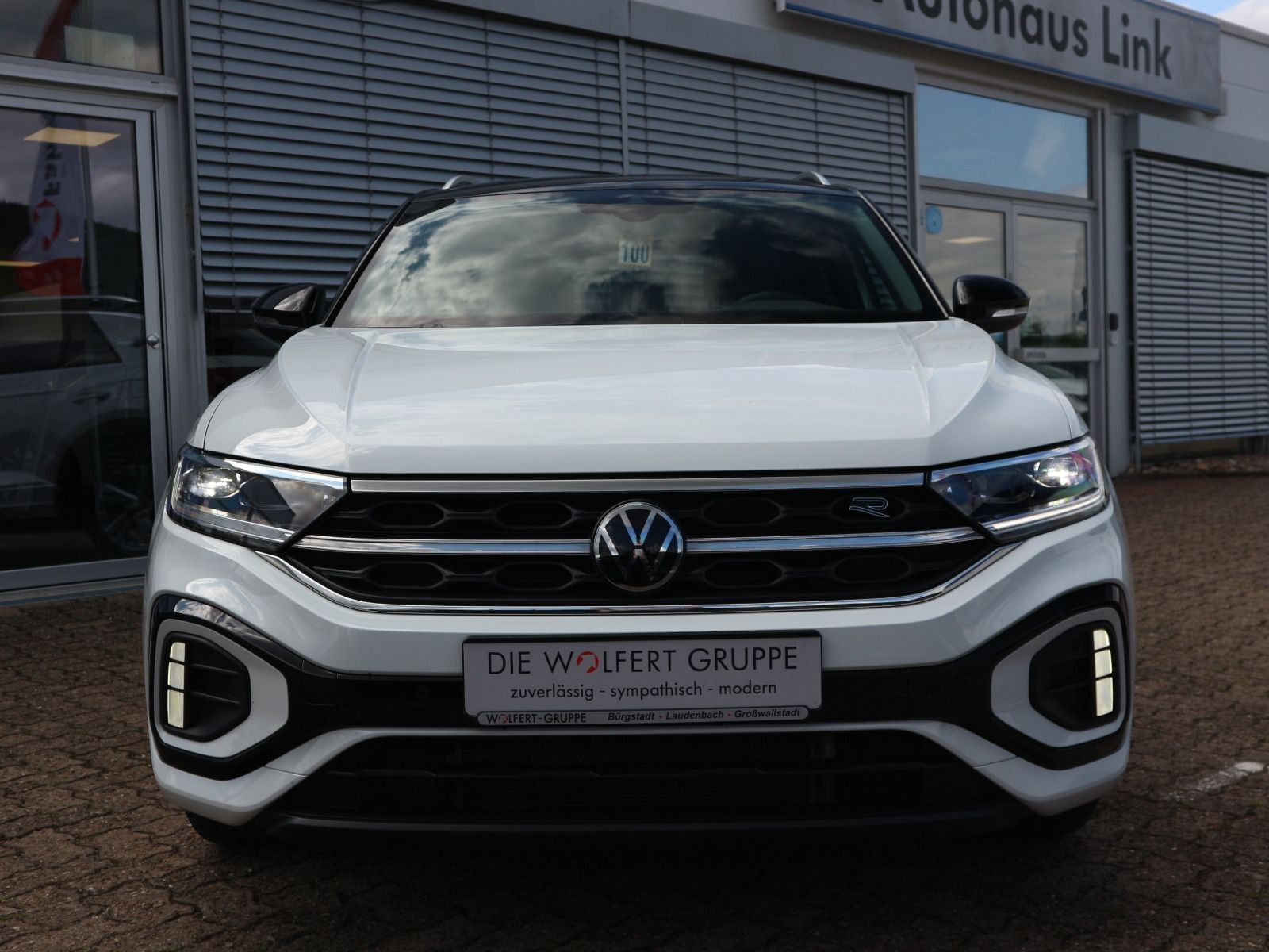 Volkswagen T-Roc R-Line 2.0 TDI DSG - Samsaru's Car Outlet
