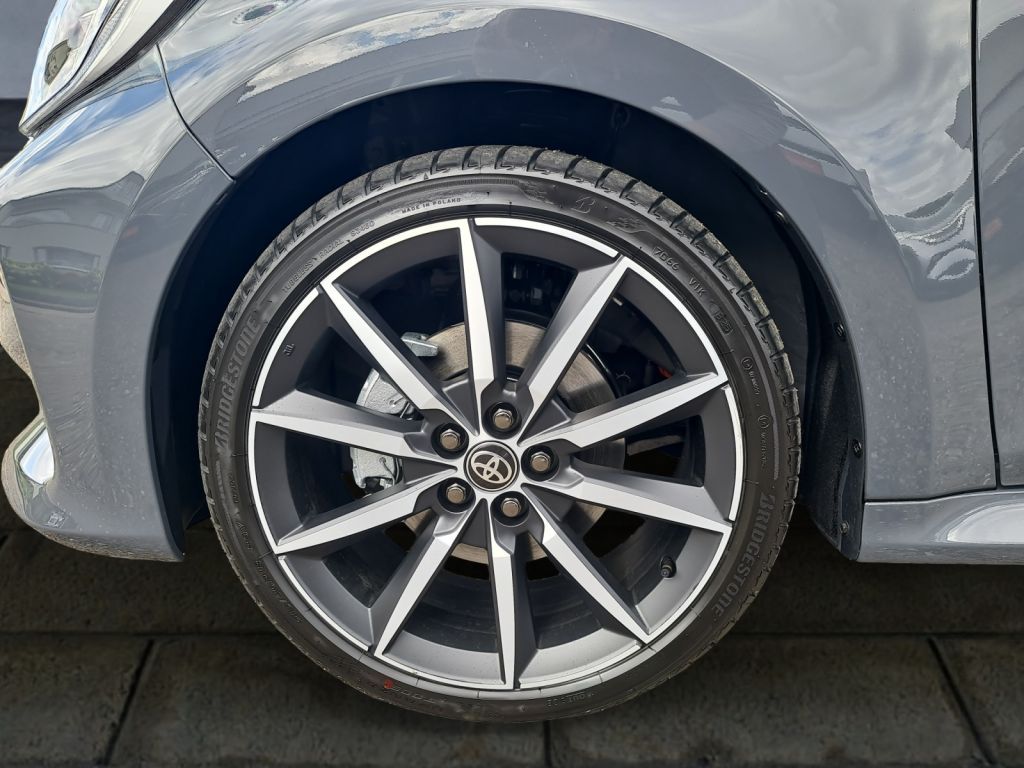 Toyota Yaris Hybrid 130 1.5 GR SPORT