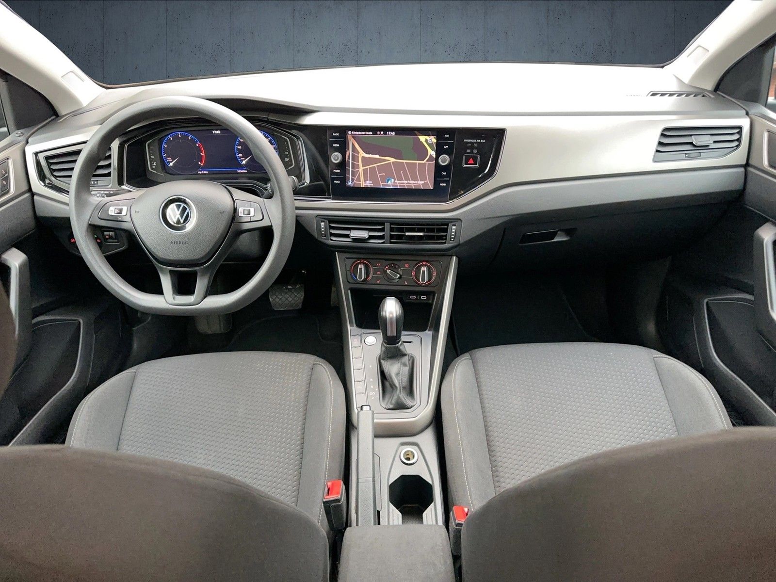 Volkswagen Polo Comfortline 1.0 TSI DSG - Samsaru's Car Outlet