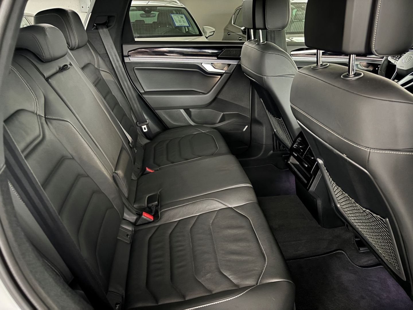 Volkswagen Touareg 3.0 TDI 4Motion R-Line ACC IQ.LIGHT PANO