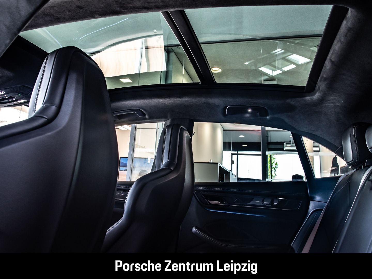 Porsche Macan Turbo Burmester InnoDrive AR-HeadUp