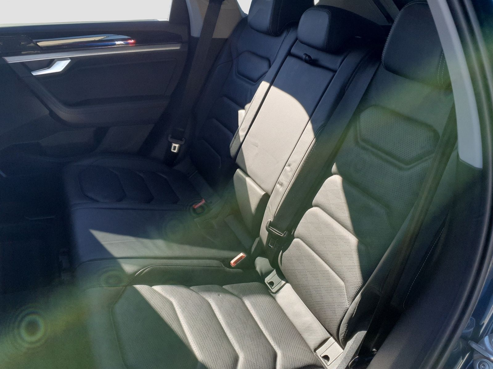 Volkswagen Touareg 3.0TDI*AHK*STANDH*MATIRX*LUFT*LEDER*AREA