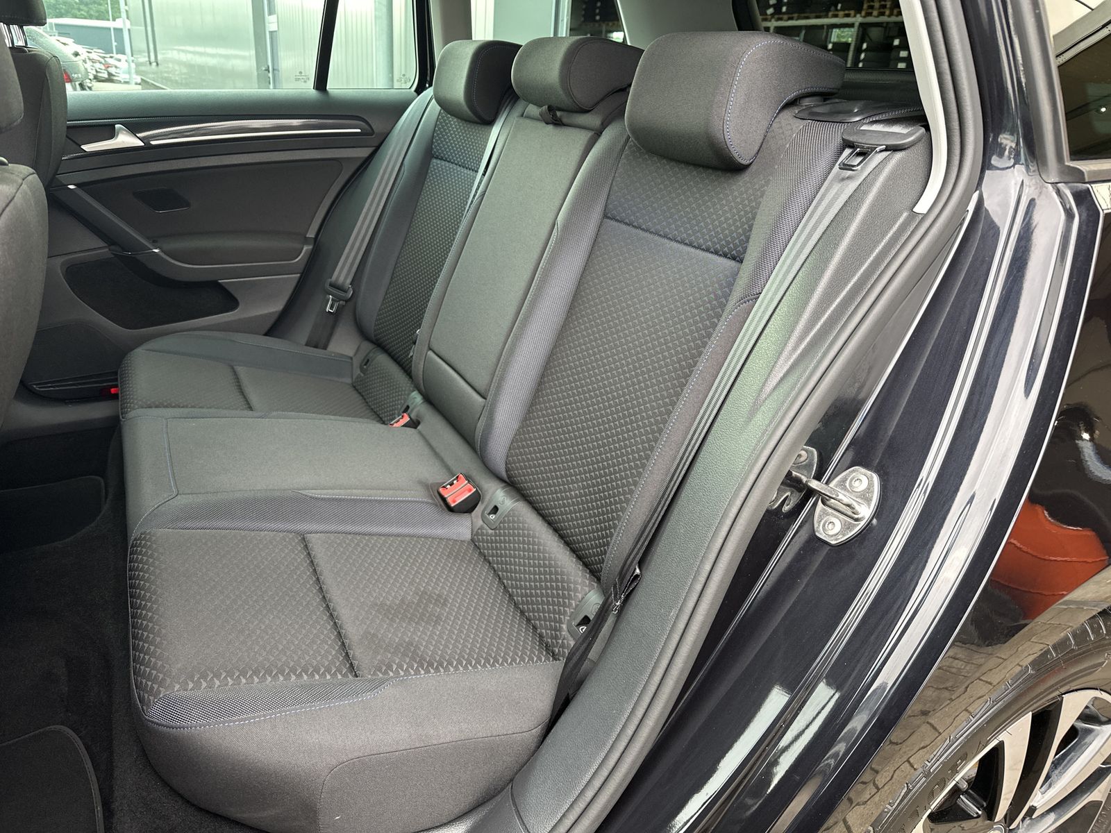 Volkswagen Golf Variant 2.0 TDI DSG United - Samsaru's Car Outlet