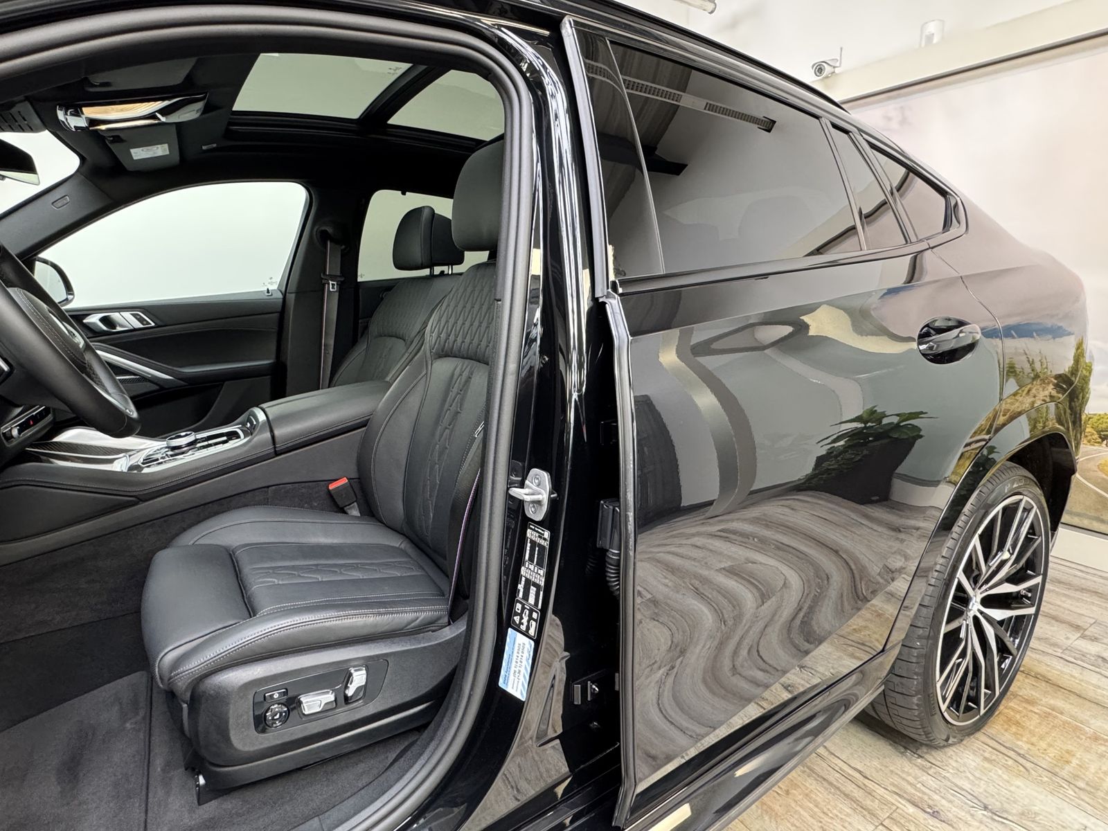 BMW X6 xDr30d M Sport Pro 22'' Sitzlüft. ACC 360°AHK