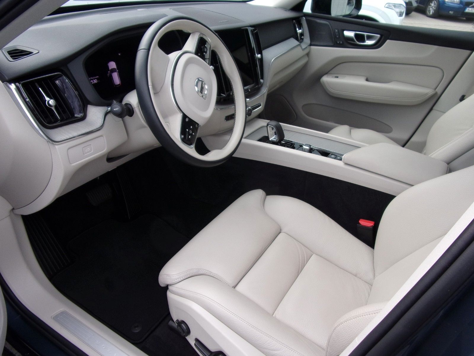 Volvo XC 60 B4 Plus Dark AWD