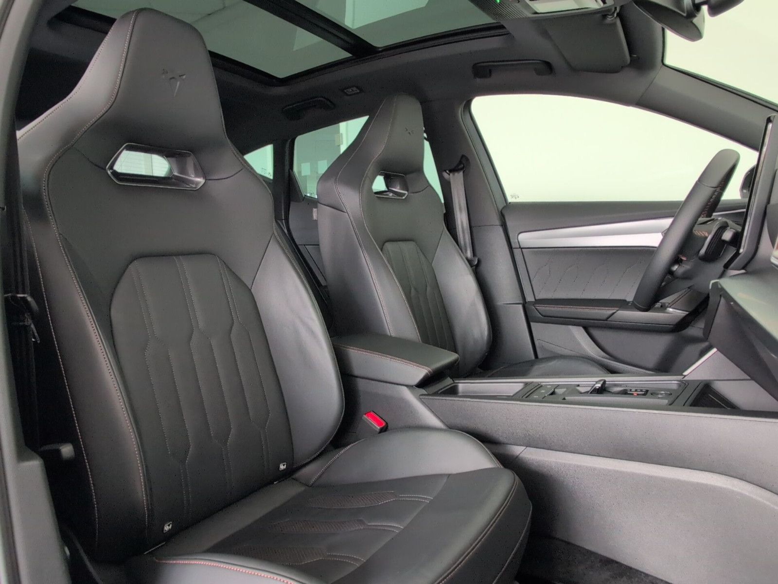 Cupra Formentor 2.0 TSI VZ AHK PANO LEDER COPPER MATT