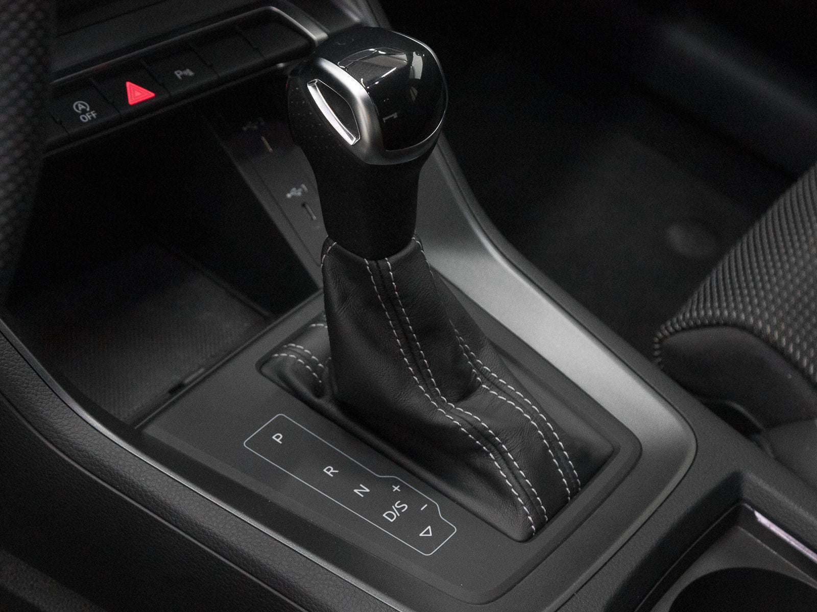 Audi Q3 40 TFSI Q S LINE - Samsaru's Car Outlet