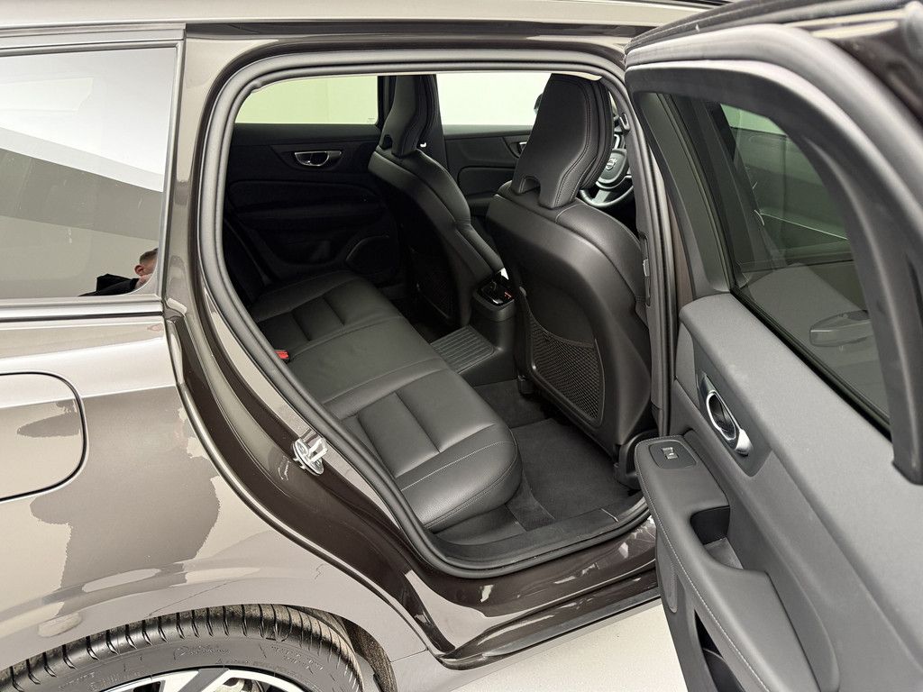 Volvo V60 T6 Plus Dark Plug-In Hybrid AWD STANDHZ 360°