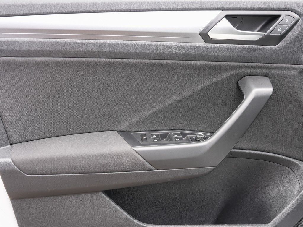 Volkswagen T-Roc 1.0 TSI Active - Samsaru's Car Outlet