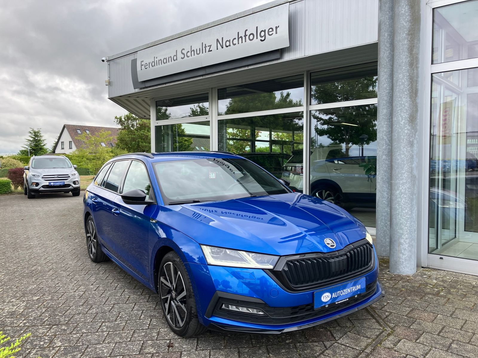 Skoda Octavia Combi 2.0 TDI Sportline - Samsaru's Car Outlet
