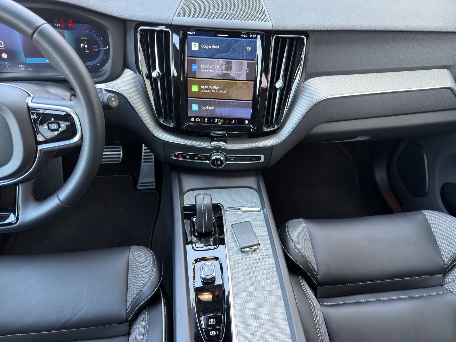 Volvo XC60 T8 R Design Plug-In Hybrid AWD+Headup+Pano