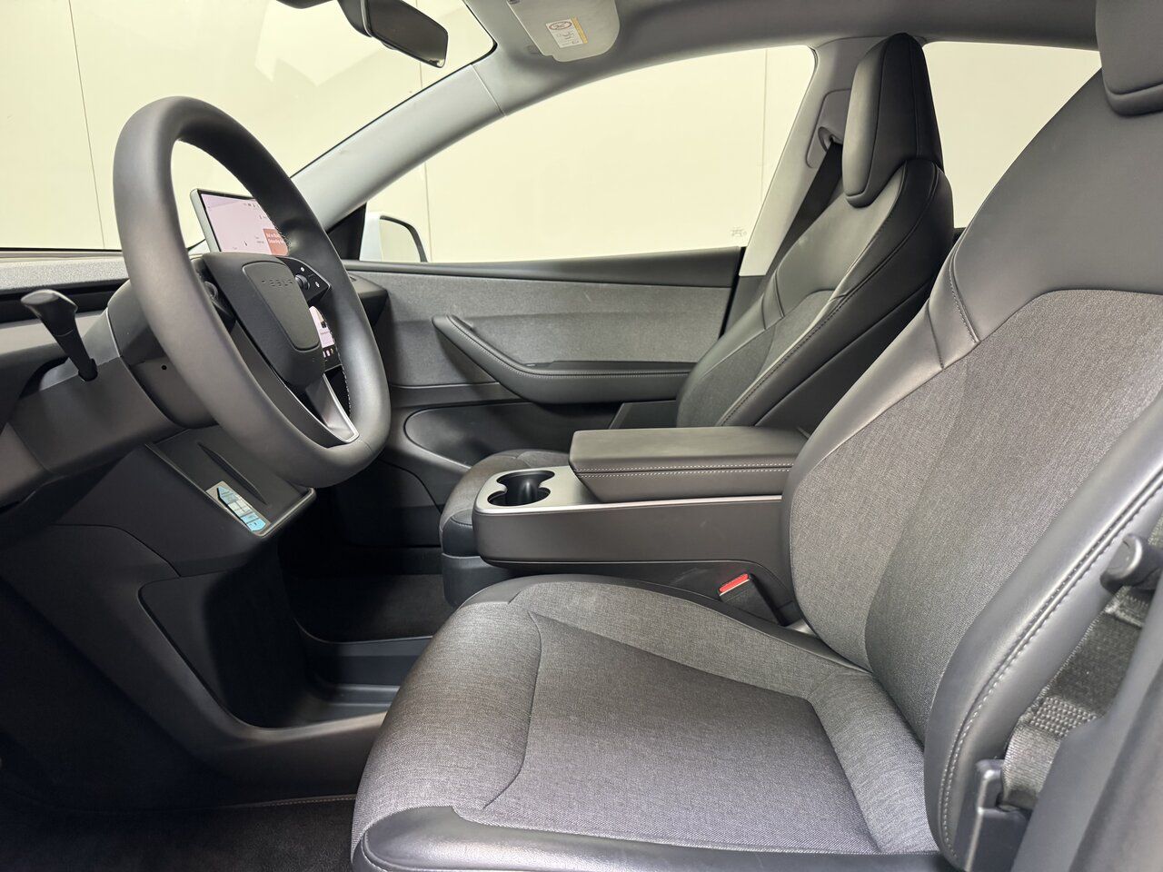 Tesla Model Y  Standard Range - 450 Km Range! Topstaat