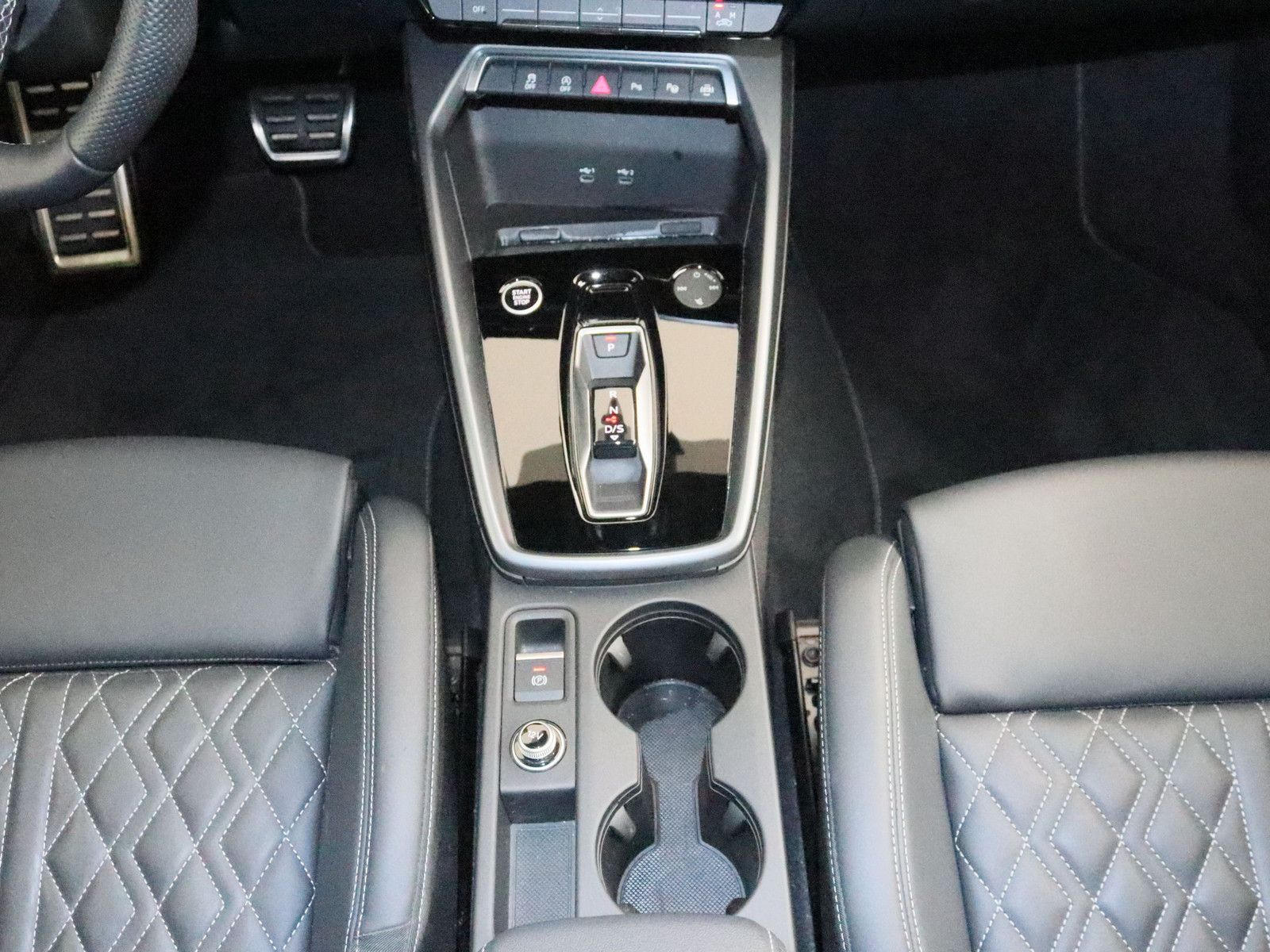 Audi A3 Limousine 35 TDI S line - Samsaru's Car Outlet