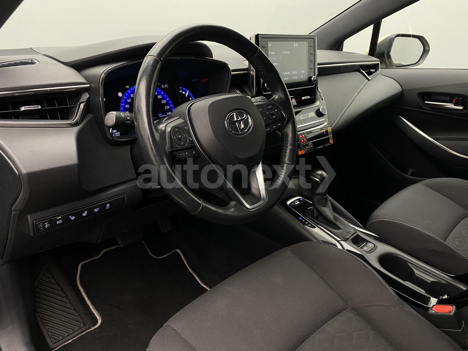 Toyota Corolla 2.0 Hybrid Business Edition - Samsaru's Car Outlet