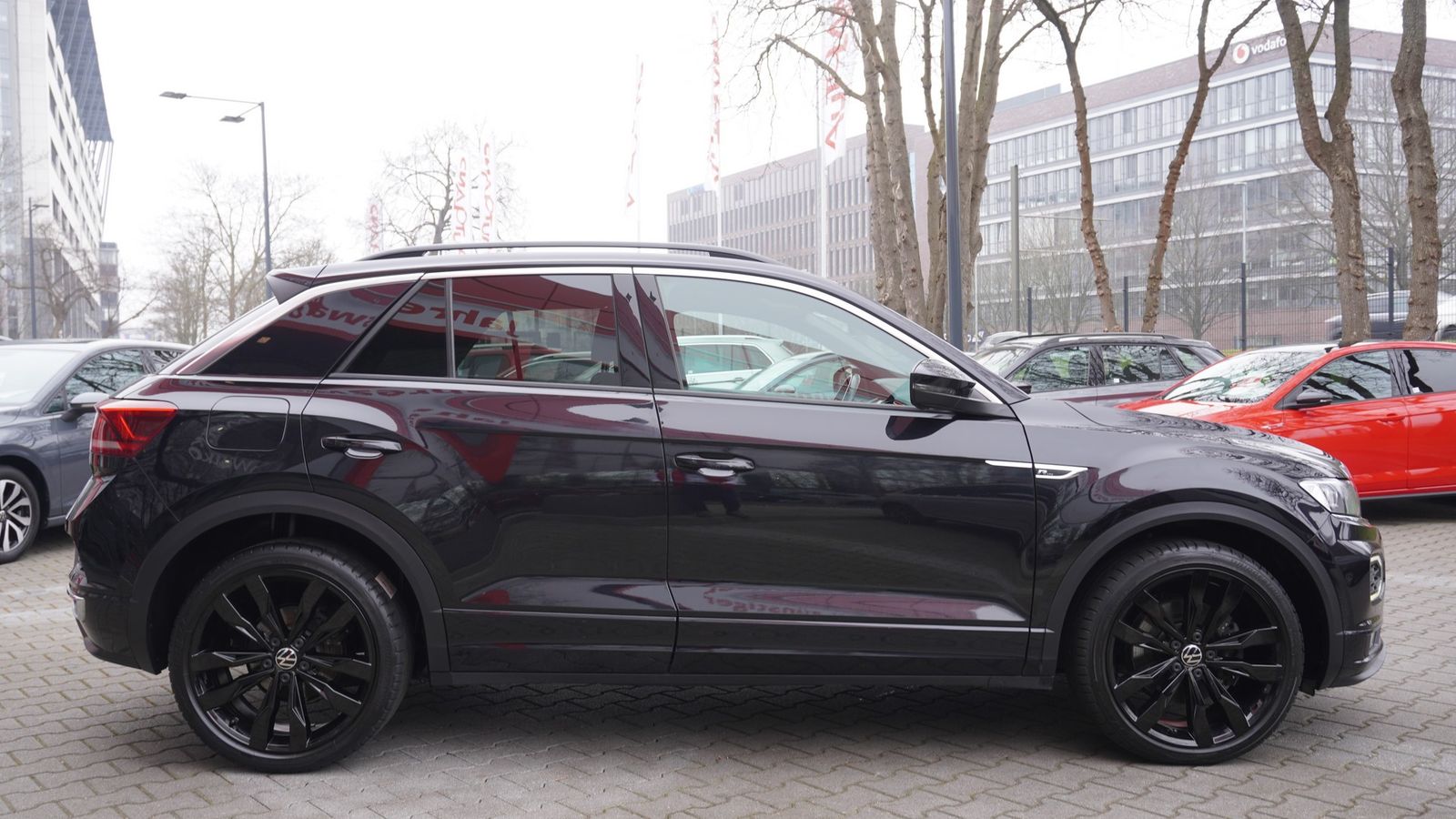 Volkswagen T-Roc 2.0 TDI R-Line - Samsaru's Car Outlet