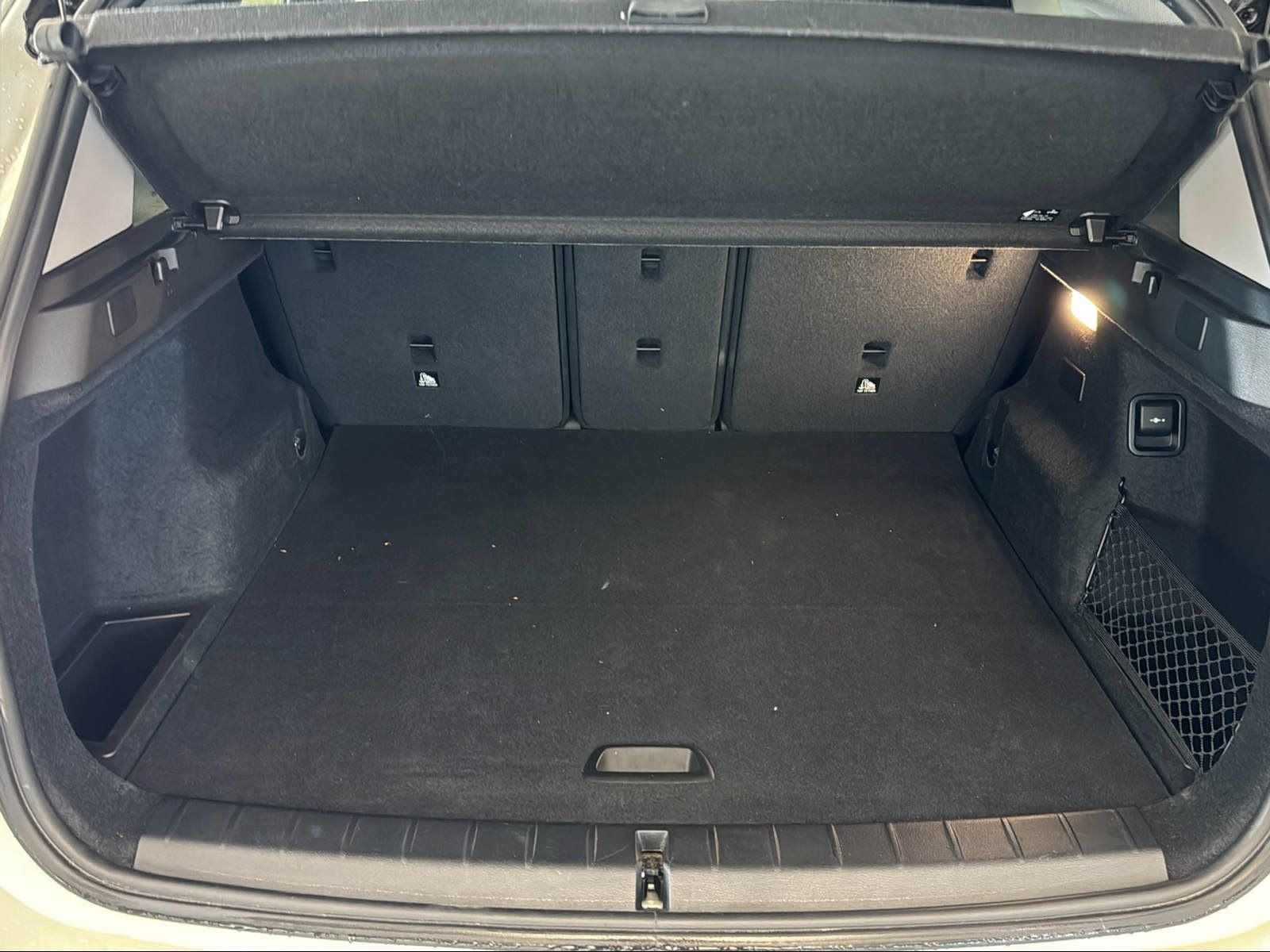 BMW X1 xDrive25e - Samsaru's Car Outlet